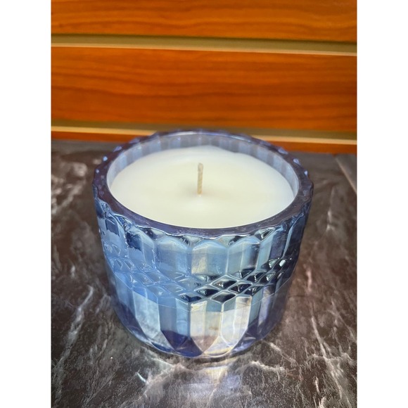 Santorini Breeze - 8oz Handmade Soy Candle - Picture 2 of 4